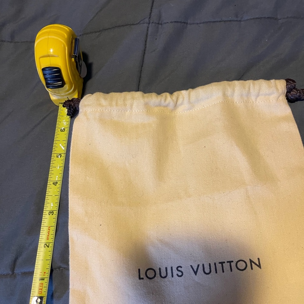 Louis Vuitton Cream Drawstring Storage Pouch - Picture 2 of 2